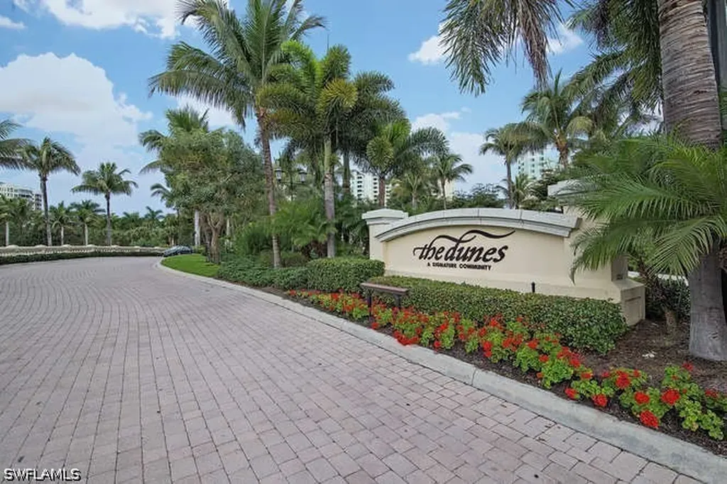 295 Grande Way Naples FL 34110