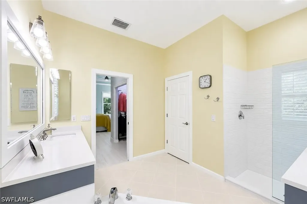 16221 Parque Lane Naples FL 34110