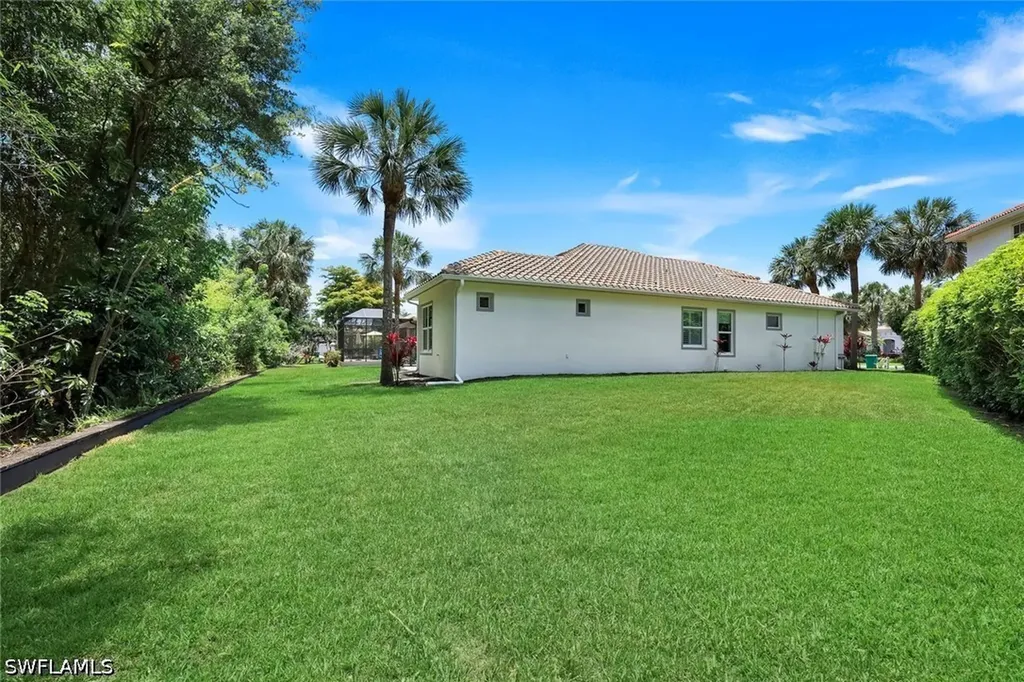 16221 Parque Lane Naples FL 34110