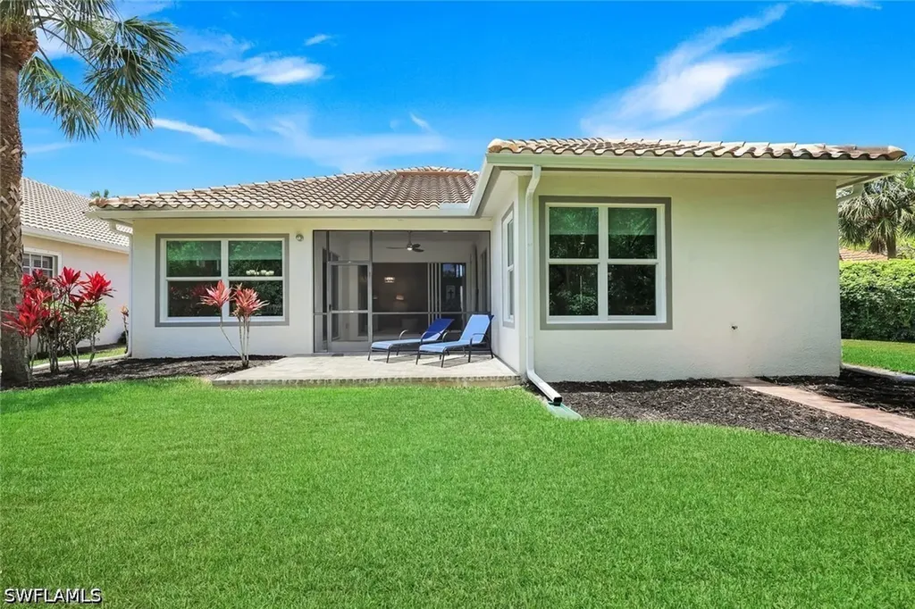 16221 Parque Lane Naples FL 34110
