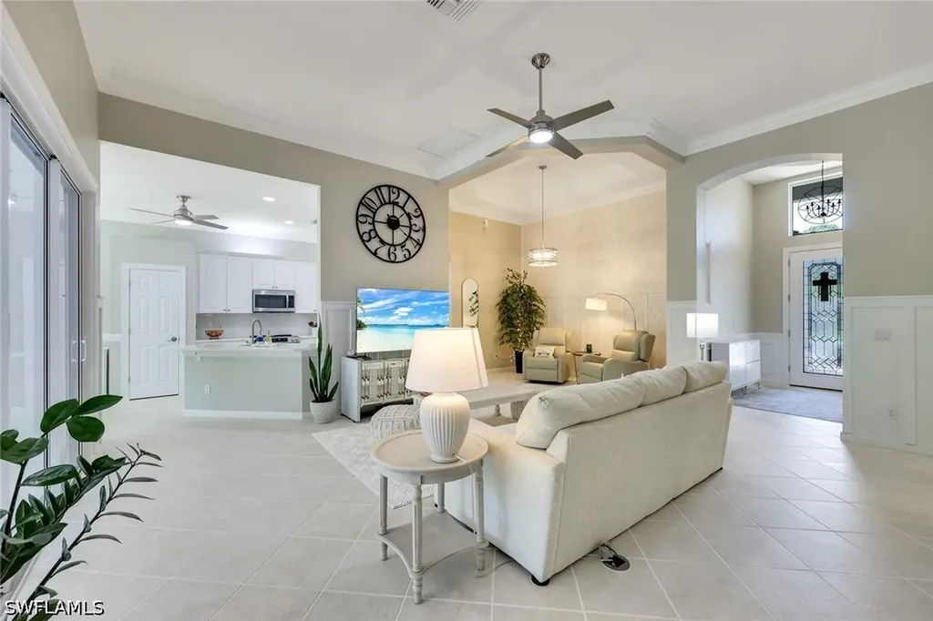 16221 Parque Lane Naples FL 34110