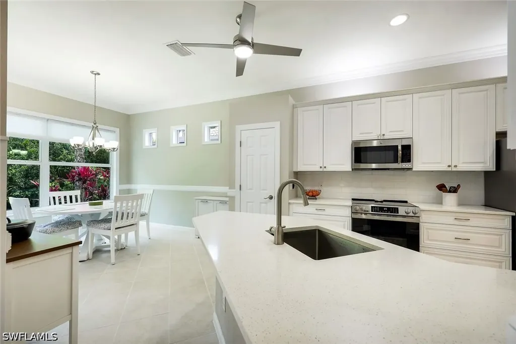 16221 Parque Lane Naples FL 34110
