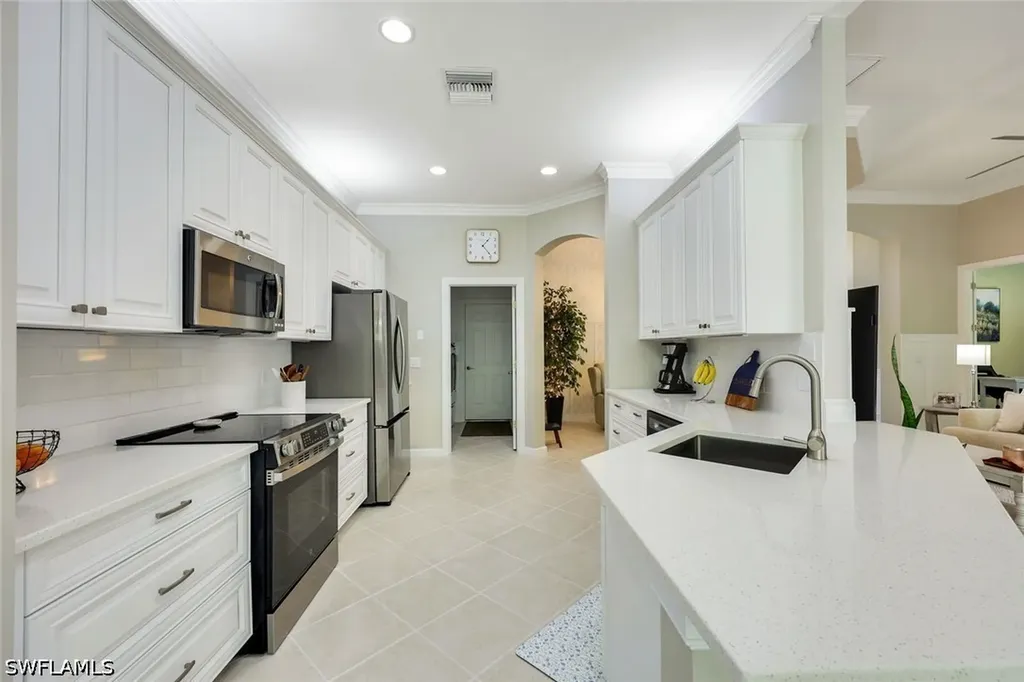 16221 Parque Lane Naples FL 34110