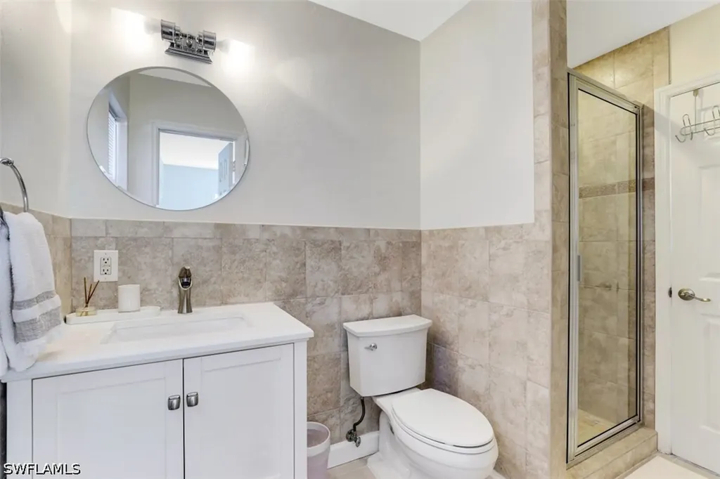 739 7th Avenue N Naples FL 34102