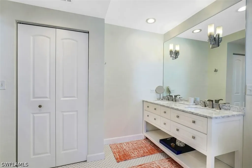739 7th Avenue N Naples FL 34102