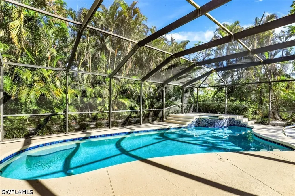 739 7th Avenue N Naples FL 34102