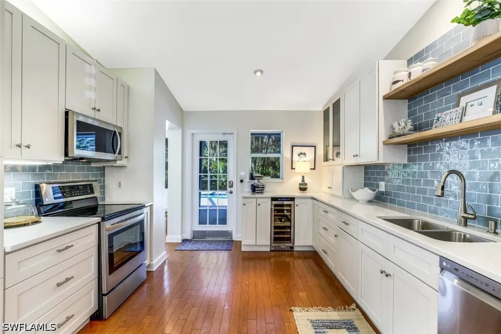 739 7th Avenue N Naples FL 34102