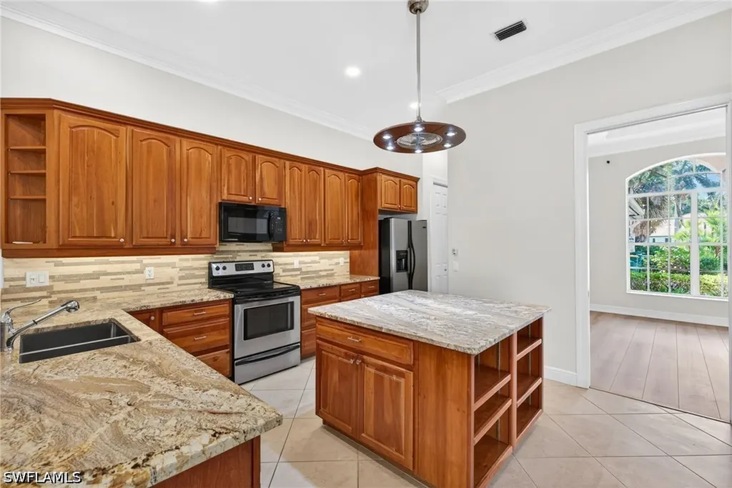 2229 Goshawk Court Naples FL 34105