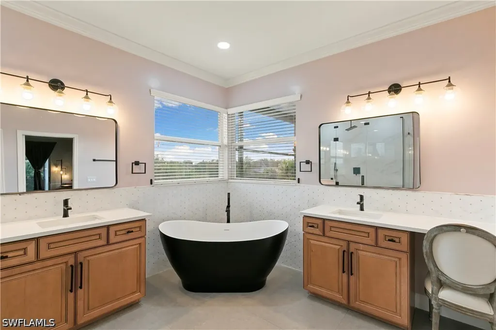 8503 Laurel Lakes Cove Naples FL 34119