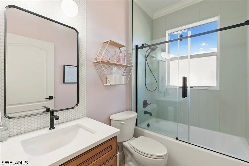 8503 Laurel Lakes Cove Naples FL 34119
