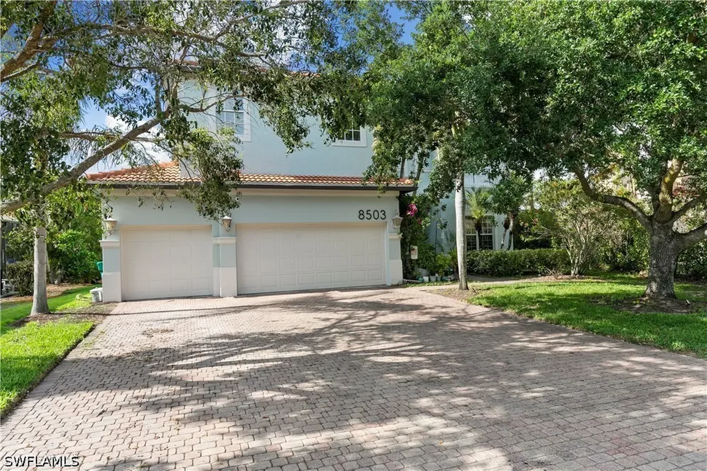 8503 Laurel Lakes Cove Naples FL 34119