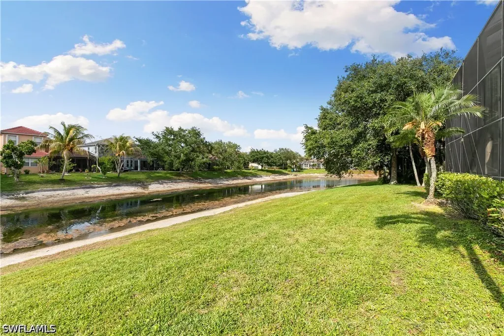 8503 Laurel Lakes Cove Naples FL 34119