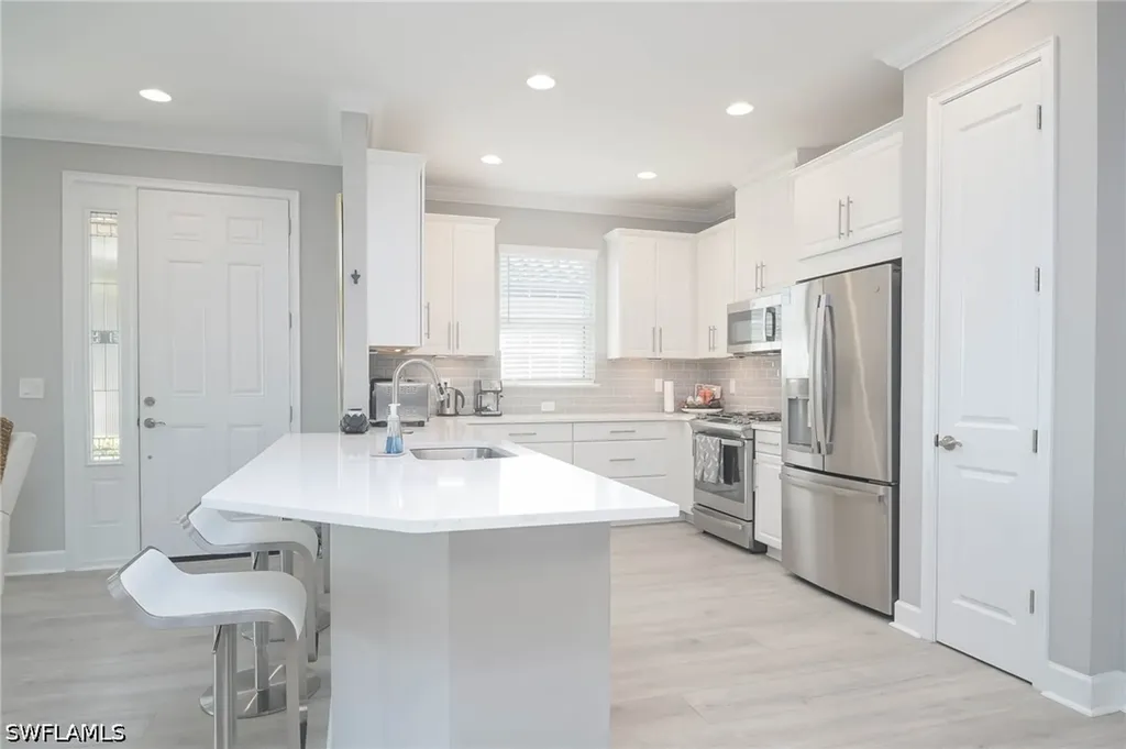 8013 Calle Canovas Court Naples FL 34114