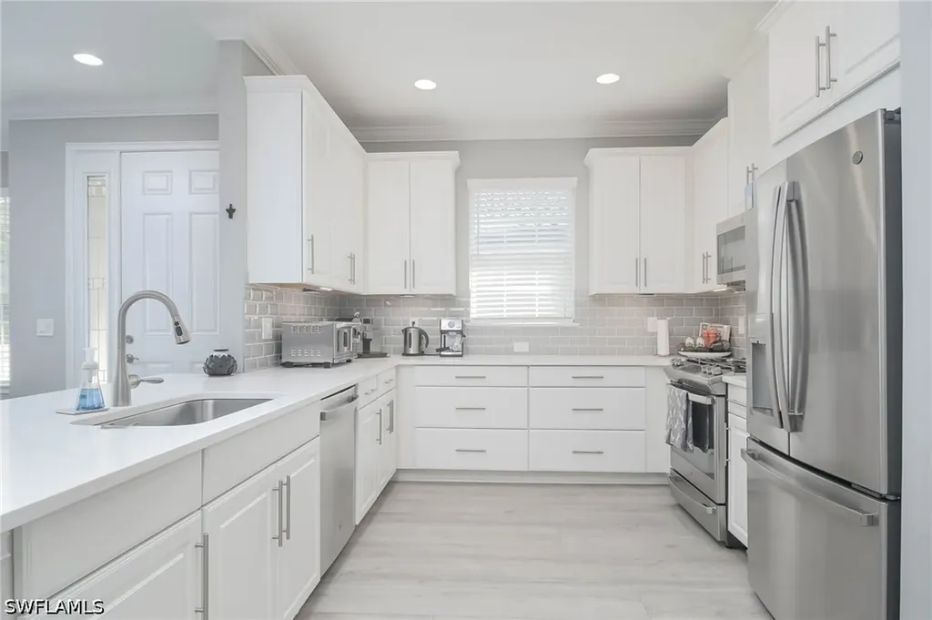 8013 Calle Canovas Court Naples FL 34114