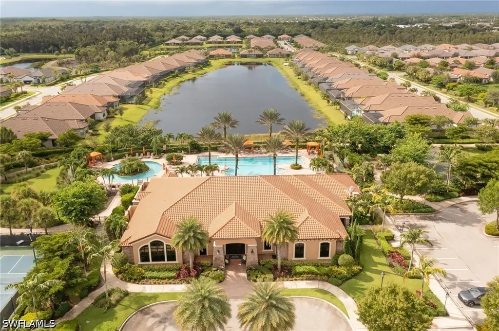 8013 Calle Canovas Court Naples FL 34114