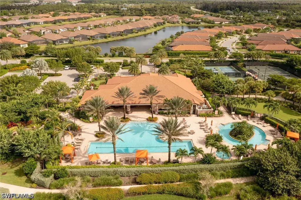 8013 Calle Canovas Court Naples FL 34114