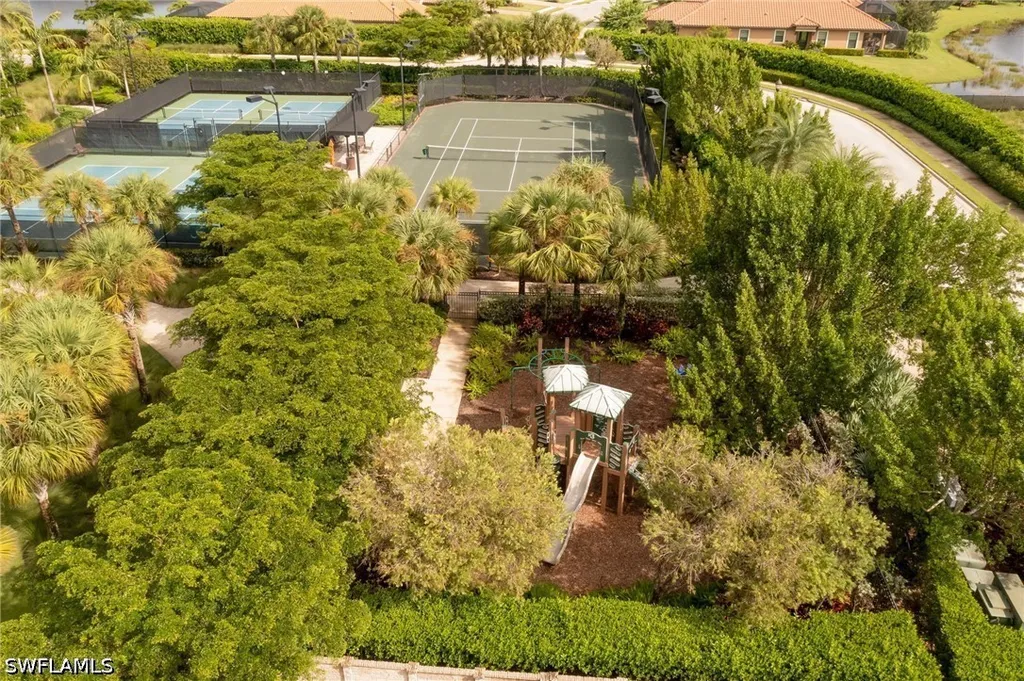 8013 Calle Canovas Court Naples FL 34114