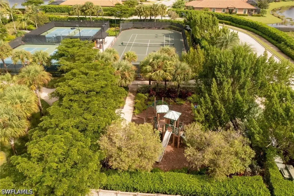 8013 Calle Canovas Court Naples FL 34114