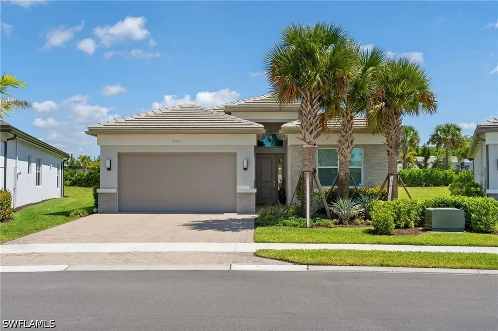 Naples FL, 12377 Dahlia Court