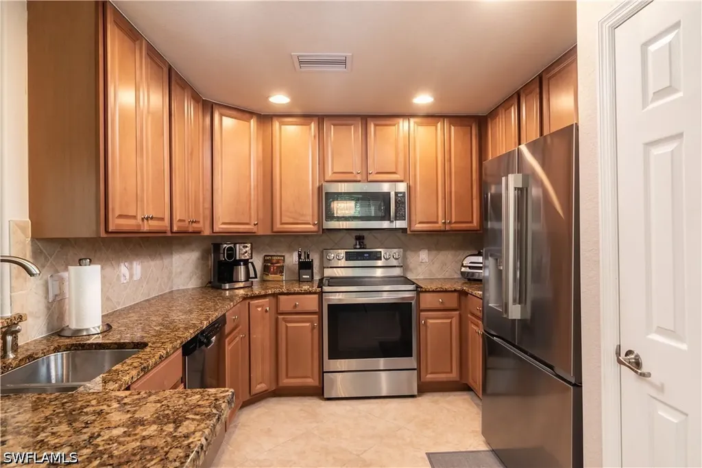 7878 Clemson Street Naples FL 34104