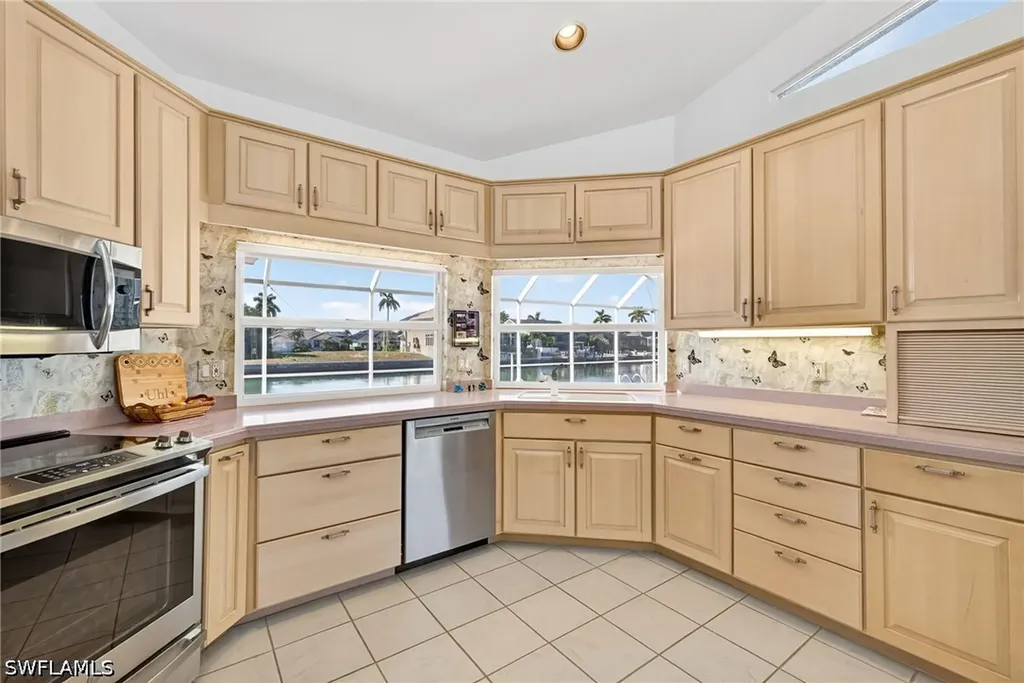 489 Adirondack Court Marco Island FL 34145