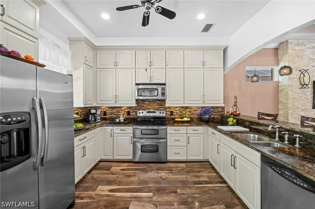 4830 Europa Drive Naples FL 34105