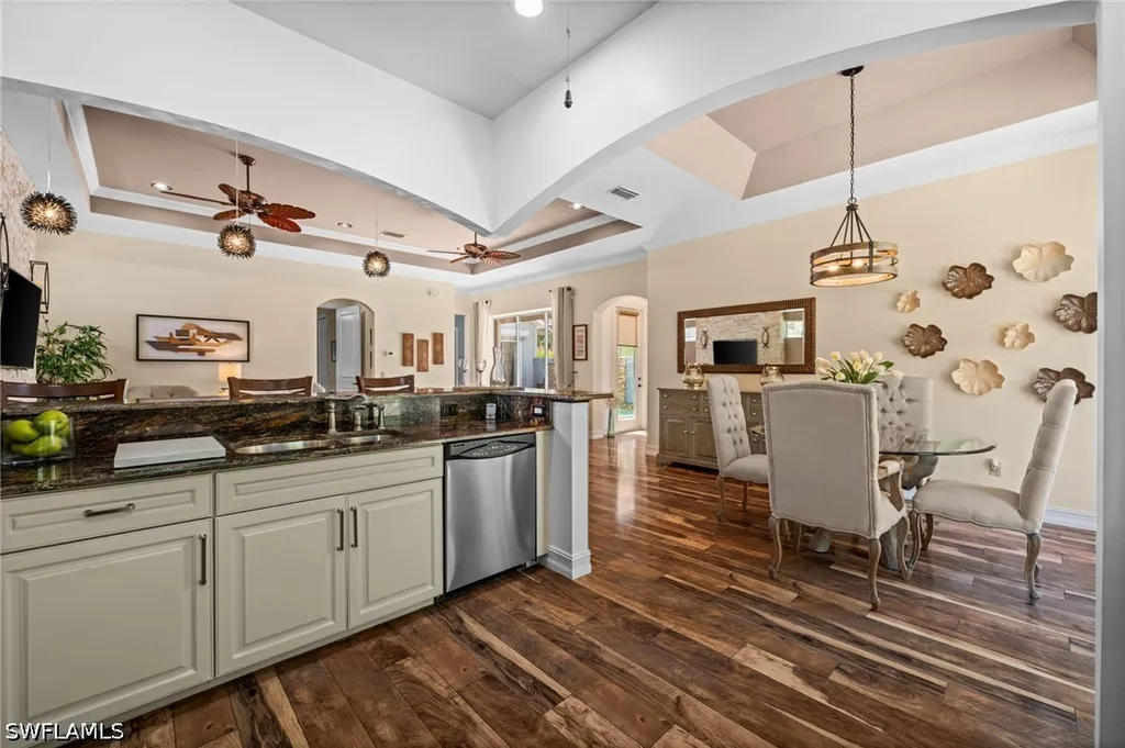4830 Europa Drive Naples FL 34105