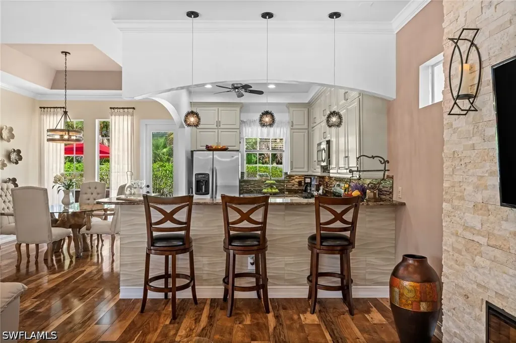 4830 Europa Drive Naples FL 34105