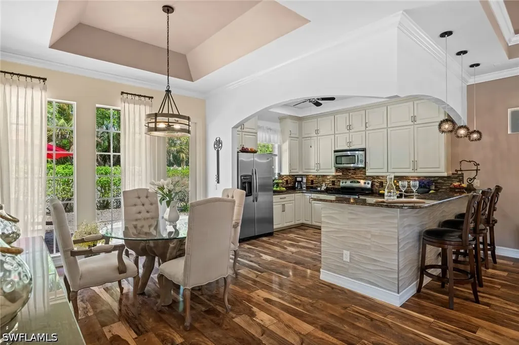 4830 Europa Drive Naples FL 34105