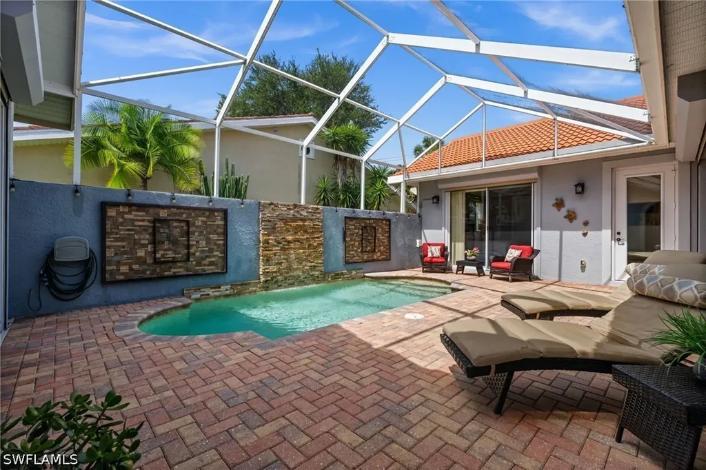 4830 Europa Drive Naples FL 34105