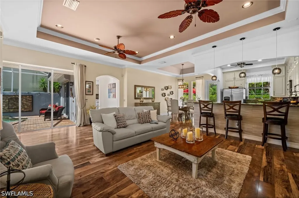 4830 Europa Drive Naples FL 34105