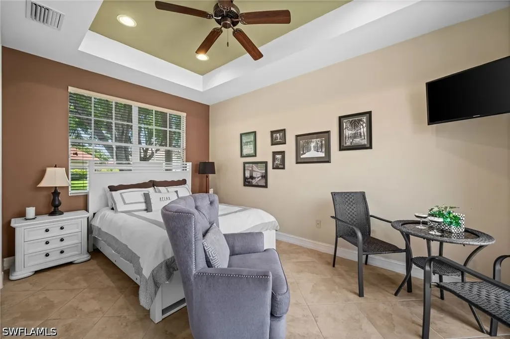 4830 Europa Drive Naples FL 34105