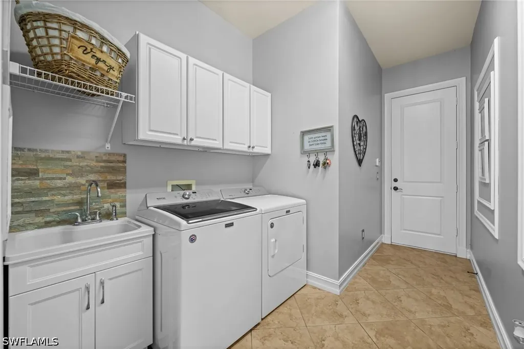 4830 Europa Drive Naples FL 34105