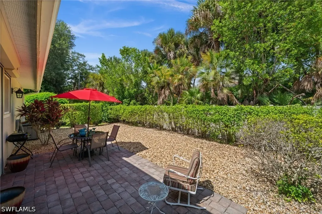 4830 Europa Drive Naples FL 34105