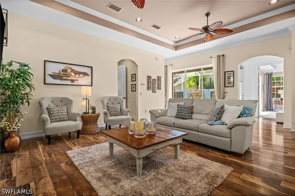 4830 Europa Drive Naples FL 34105