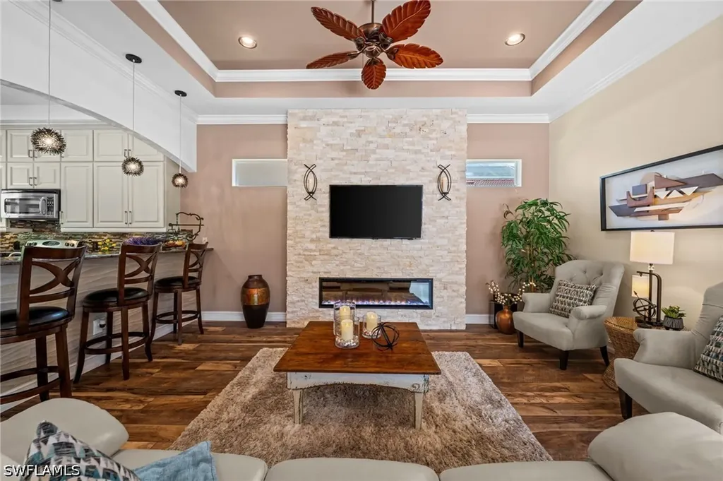 4830 Europa Drive Naples FL 34105