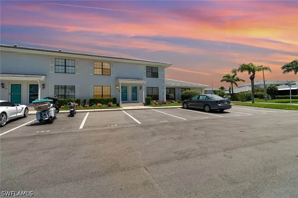 146 Clyburn Way W Marco Island FL 34145