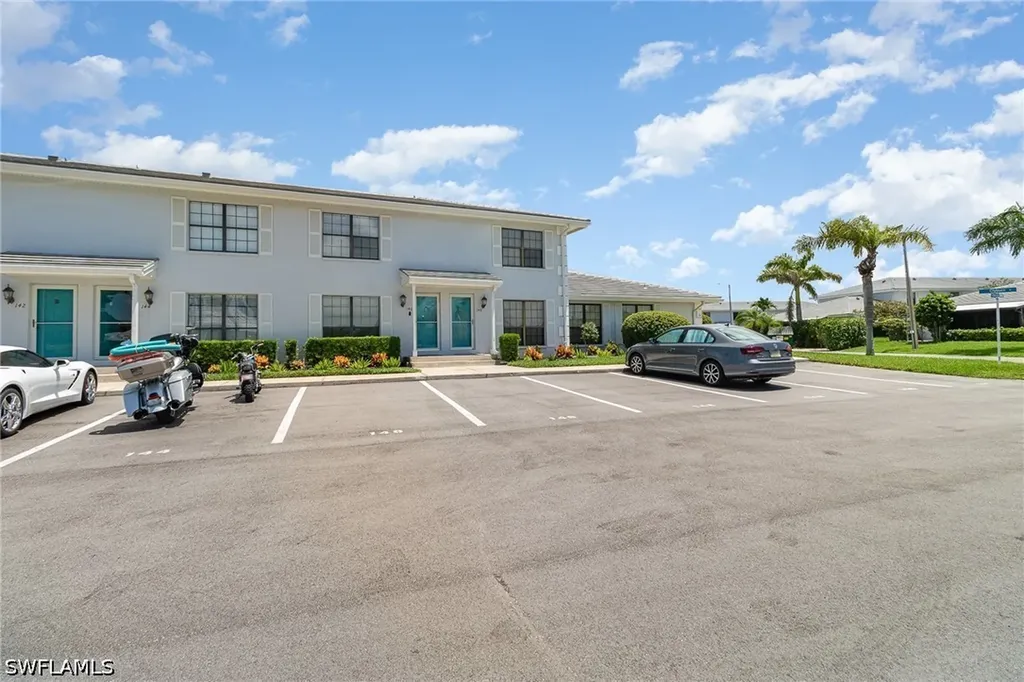146 Clyburn Way W Marco Island FL 34145