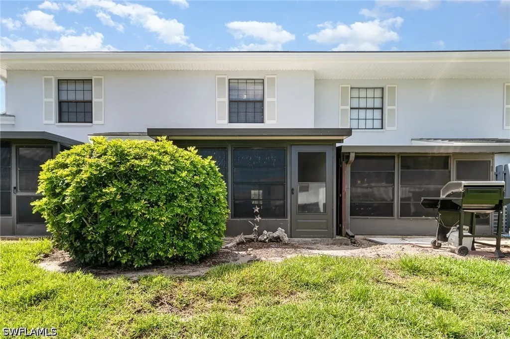 146 Clyburn Way W Marco Island FL 34145