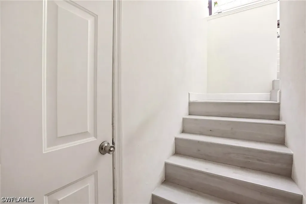 505 Windsor Square Naples FL 34104