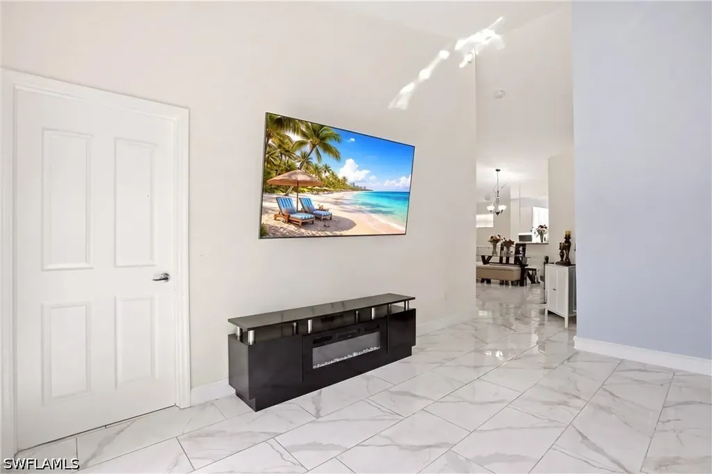 505 Windsor Square Naples FL 34104