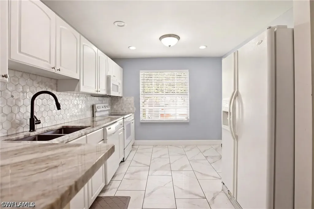 505 Windsor Square Naples FL 34104
