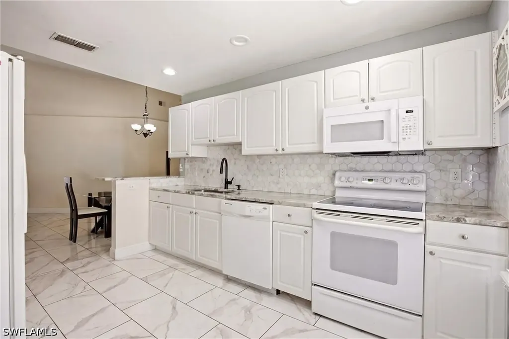 505 Windsor Square Naples FL 34104