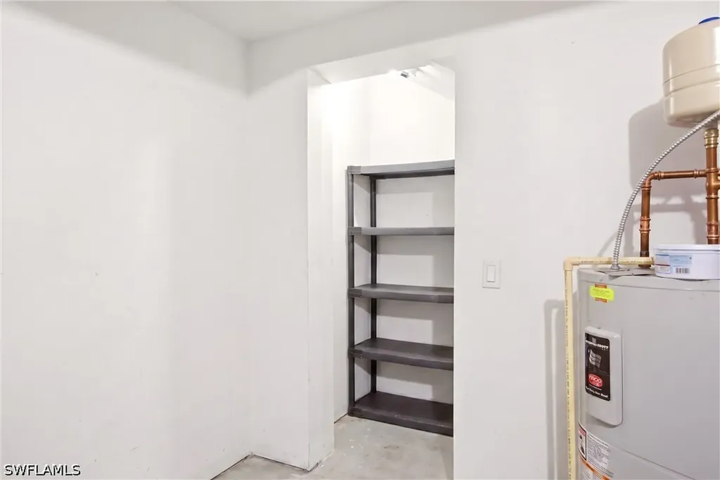 505 Windsor Square Naples FL 34104