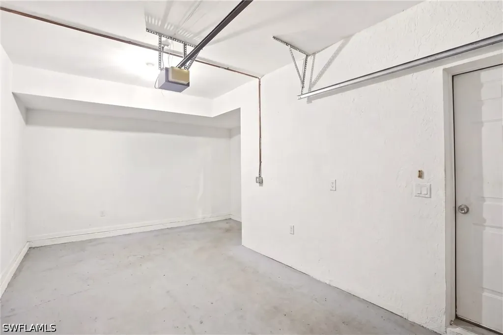 505 Windsor Square Naples FL 34104