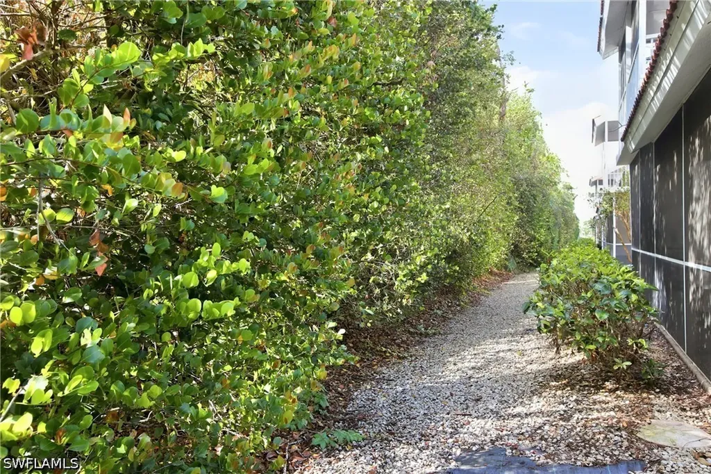 505 Windsor Square Naples FL 34104