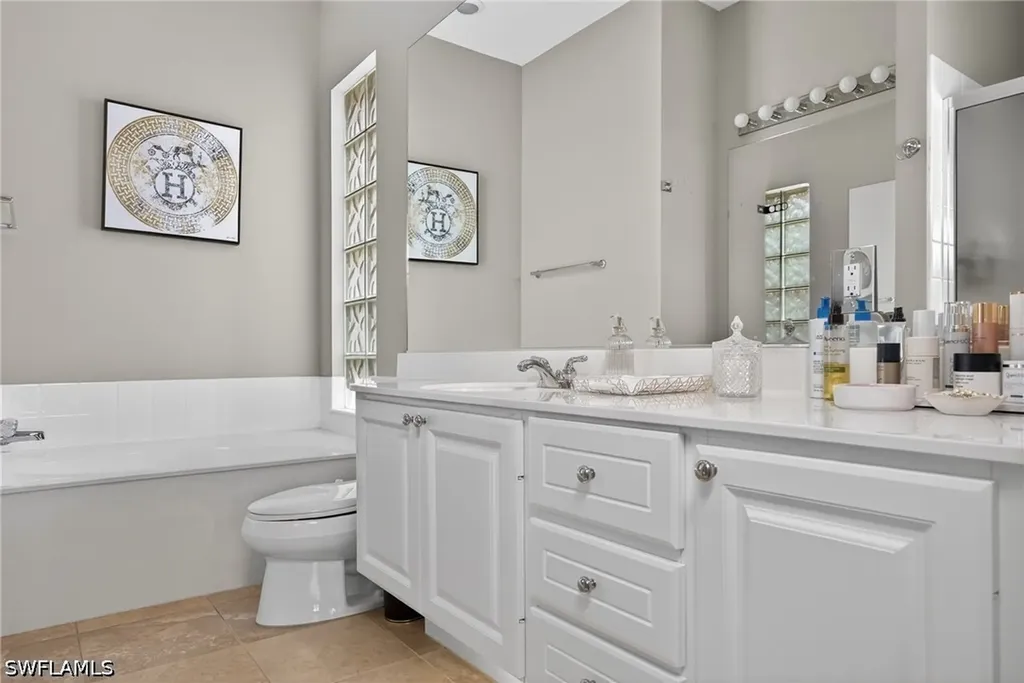 2271 Heydon Circle W Naples FL 34120