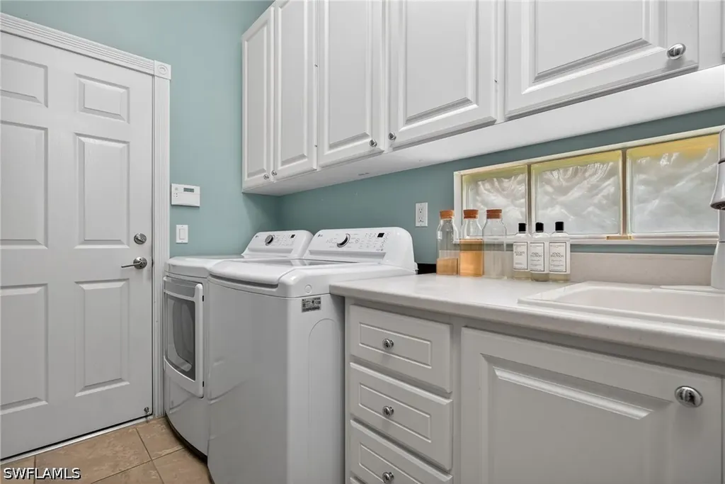 2271 Heydon Circle W Naples FL 34120