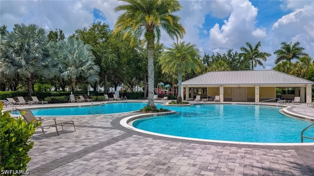 2271 Heydon Circle W Naples FL 34120