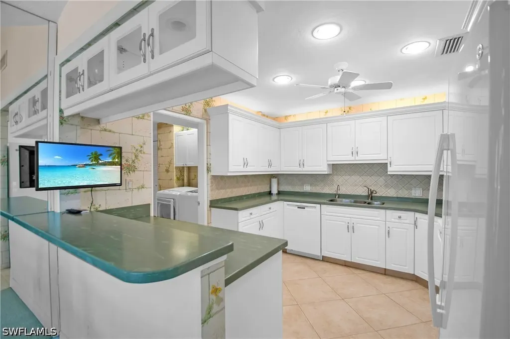 60 Pelican Street W Naples FL 34113